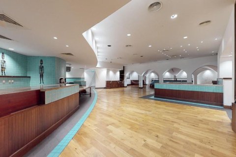 Tienda en Jumeirah Beach Residence, Dubai, 743.2 m², № 37634 - foto 4