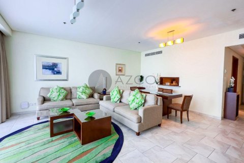 Apartamento en Jumeirah Beach Residence, Dubai, 3 dormitorios, 241.7 m², № 37631 - foto 1