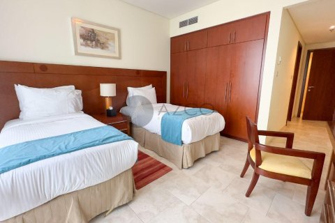 Apartamento en Jumeirah Beach Residence, Dubai, 3 dormitorios, 241.7 m², № 37631 - foto 7