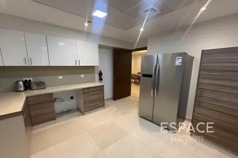 Apartment in Dubai Marina, Dubai 3 bedrooms, 212 sq.m. № 122978 - photo 6