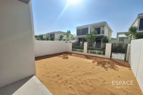 Villa in Tilal Al Ghaf, Dubai 4 bedrooms, 221 sq.m. № 122975 - photo 6