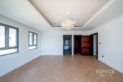 Villa in Palm Jumeirah, Dubai 4 bedrooms, 465 sq.m. № 122977 - photo 13