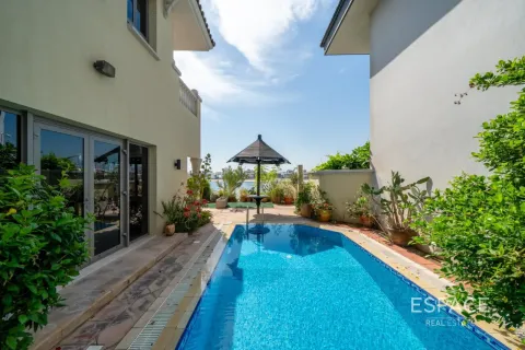 Villa in Palm Jumeirah, Dubai 4 bedrooms, 465 sq.m. № 122977 - photo 20
