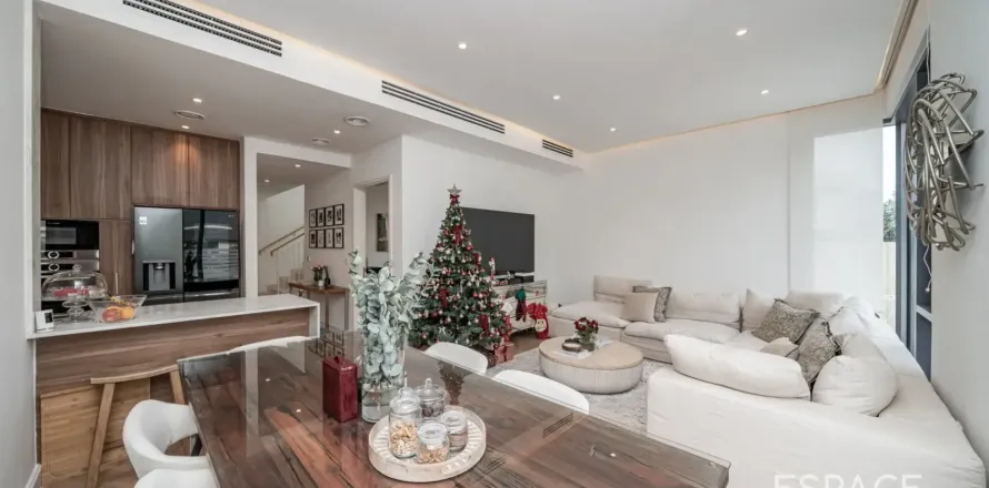 Villa en Dubai Hills Estate, Dubai, 4 dormitorios, 230 m², № 122973
