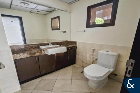 Купить таунхаус в Джумейра Вилладж Серкл, Дубай: 4 спальни, 296м², № 78952 - фото 5