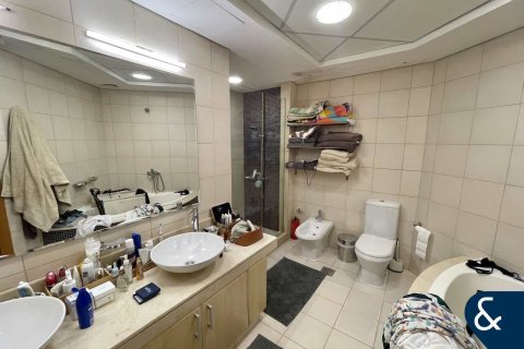 Apartment in Shoreline Apartments, Palm Jumeirah, Dubai 3 bedrooms, 208 sq.m. № 78955 - photo 21