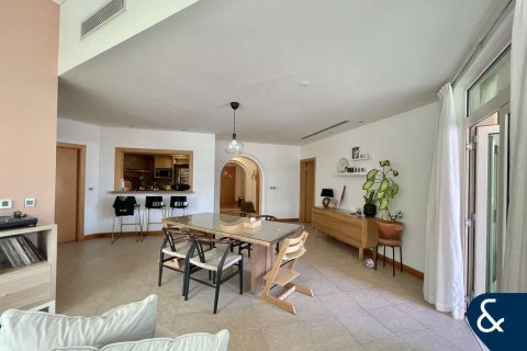 Apartment in Shoreline Apartments, Palm Jumeirah, Dubai 3 bedrooms, 208 sq.m. № 78955 - photo 3