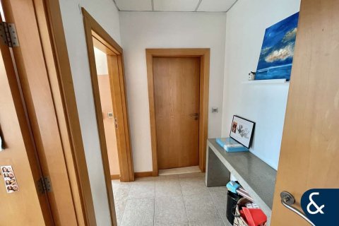 Apartment in Shoreline Apartments, Palm Jumeirah, Dubai 3 bedrooms, 208 sq.m. № 78955 - photo 22