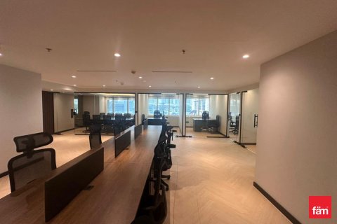 Oficina en Dubai, 151.1 m², № 77937 - foto 1