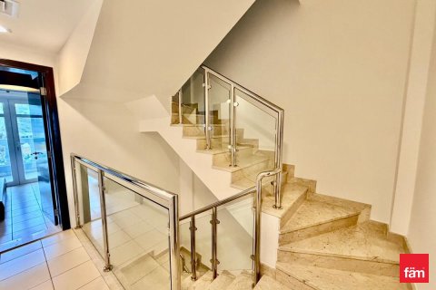 Villa en Dubai, 4 dormitorios, 132.6 m², № 77934 - foto 17