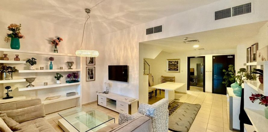 Villa en Dubai, 4 dormitorios, 132.6 m², № 77934