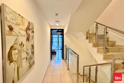 Villa en Dubai, 4 dormitorios, 132.6 m², № 77934 - foto 2