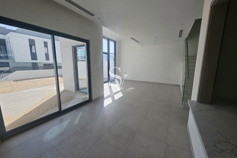 Снять в аренду таунхаус в Murooj Al Furjan, Al Furjan, Дубай: 3 спальни, 255м², № 99310 - фото 2