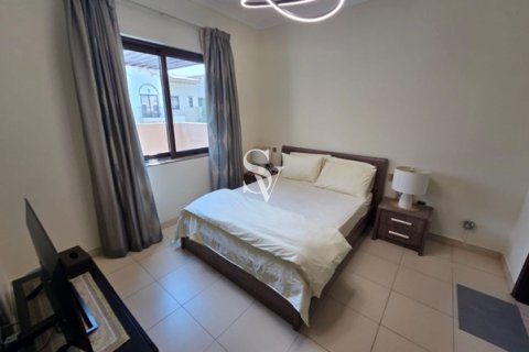 Снять в аренду виллу в Mira, Рим, Дубай: 3 спальни, 29м², № 99312 - фото 4