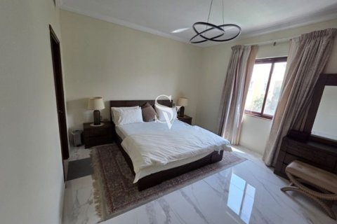 Снять в аренду виллу в Mira, Рим, Дубай: 3 спальни, 29м², № 99312 - фото 3