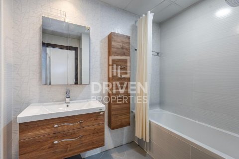 Apartment in Glitz, Dubai Studio City, Dubai 3 bedrooms, 126 sq.m. № 64830 - photo 6