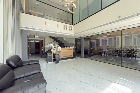 Oficina en Business Bay, Dubai, 296.8 m², № 54011 - foto 1