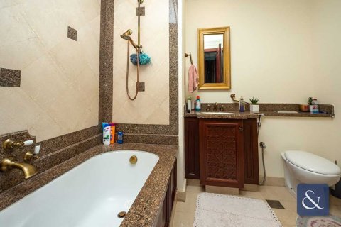 Купить квартиру в Reehan, Old Town, Дубай: 3 спальни, 288м², № 75637 - фото 10