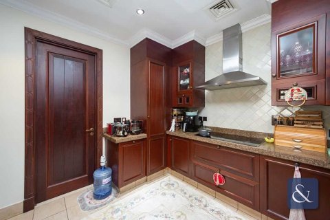 Купить квартиру в Reehan, Old Town, Дубай: 3 спальни, 288м², № 75637 - фото 12