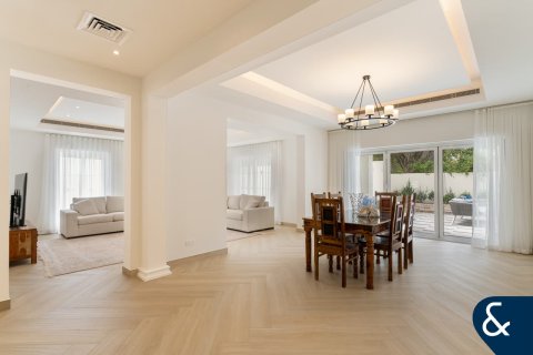Villa en Arabian Ranches, Dubai, 6 dormitorios, 476 m², № 75625 - foto 3