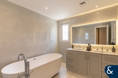 Villa en Arabian Ranches, Dubai, 6 dormitorios, 476 m², № 75625 - foto 18