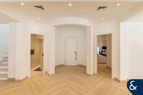 Villa en Arabian Ranches, Dubai, 6 dormitorios, 476 m², № 75625 - foto 5