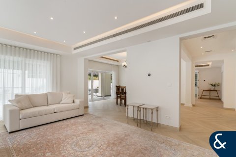 Villa en Arabian Ranches, Dubai, 6 dormitorios, 476 m², № 75625 - foto 4