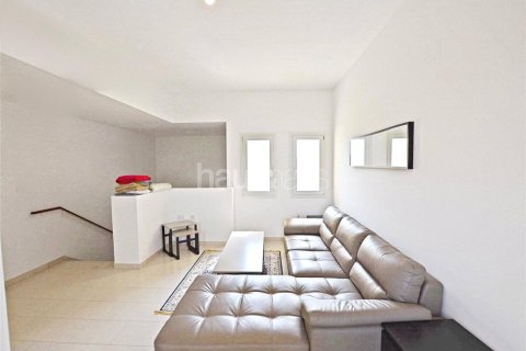 Villa in Meadows, Dubai 4 bedrooms, 332 sq.m. № 45008 - photo 6