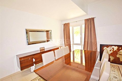 Villa in Meadows, Dubai 4 bedrooms, 332 sq.m. № 45008 - photo 8