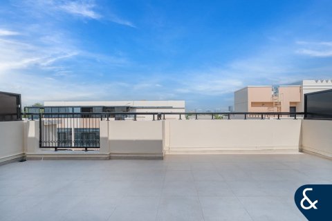 Townhouse in Victory Heights, Dubai Sports City, Dubai 4 bedrooms, 306 sq.m. № 74434 - photo 20