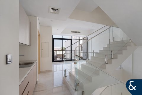 Townhouse in Victory Heights, Dubai Sports City, Dubai 4 bedrooms, 306 sq.m. № 74434 - photo 8