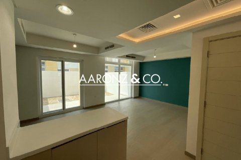 Townhouse in Dubai 3 bedrooms, 112.2 sq.m. № 78401 - photo 2