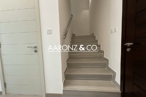 Townhouse in Dubai 3 bedrooms, 112.2 sq.m. № 78401 - photo 9