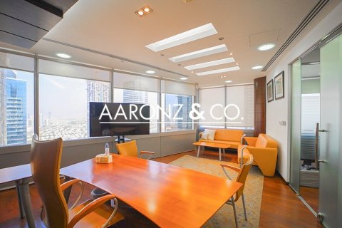 Office in Jumeirah Lake Towers, Dubai 84.2 sq.m. № 78393 - photo 1