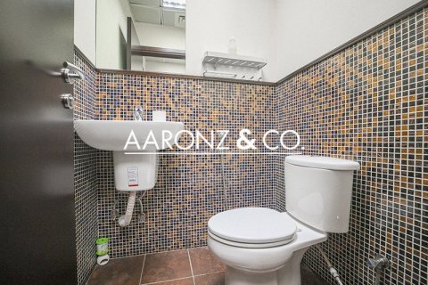 Office in Jumeirah Lake Towers, Dubai 84.2 sq.m. № 78393 - photo 12