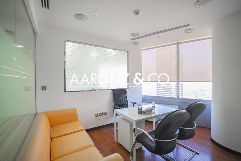 Office in Jumeirah Lake Towers, Dubai 84.2 sq.m. № 78393 - photo 10
