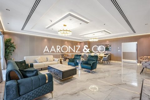 Apartment in Dubai Marina, Dubai 4 bedrooms, 294.8 sq.m. № 78404 - photo 2