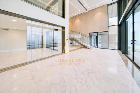 Duplex in Palm Jumeirah, Dubai 4 bedrooms, 602 sq.m. № 139977