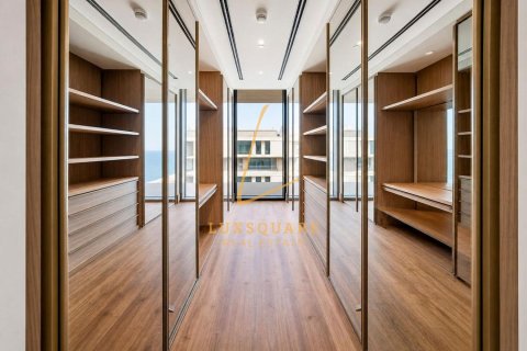 Duplex in Palm Jumeirah, Dubai 4 bedrooms, 602 sq.m. № 139977 - photo 10