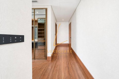 Duplex in Palm Jumeirah, Dubai 4 bedrooms, 602 sq.m. № 139977 - photo 11