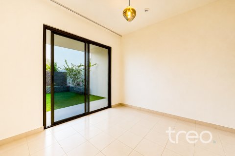 Villa en EMAAR South, Dubai South (Dubai World Central), Dubai, 3 dormitorios, 180.7 m², № 139974 - foto 3