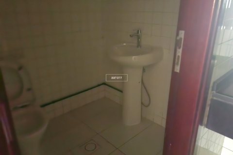 Снять в аренду офис в Al Quoz, Дубай: 281.8м², № 42762 - фото 15