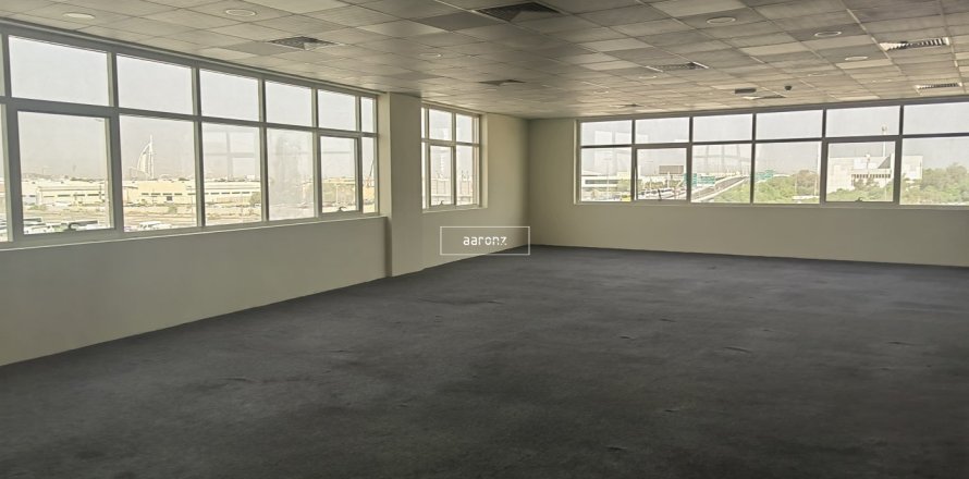Офис в Al Quoz, Дубай, 281.8м², № 42762