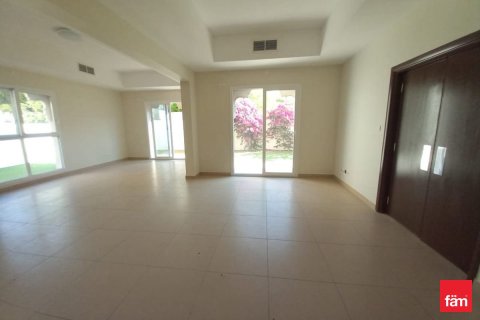 Villa in Dubai 5 bedrooms, 583.6 sq.m. № 92064 - photo 3