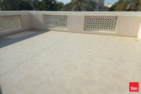Villa in Dubai 5 bedrooms, 583.6 sq.m. № 92064 - photo 10