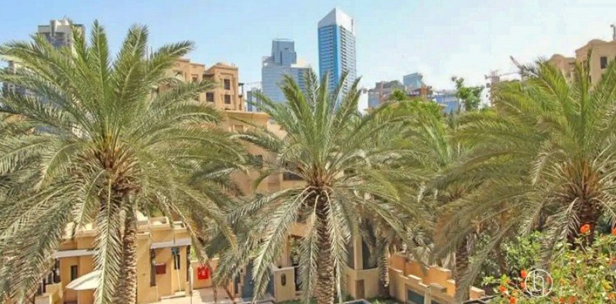 Appartement à Old Town, Dubai, 2 chambres, 135 m², № 78000