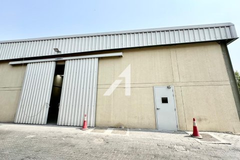 Almacén en Dubai, 1015.8 m², № 50971 - foto 2