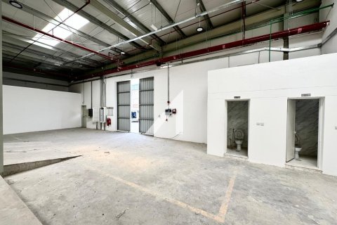 Almacén en Dubai, 1015.8 m², № 50971 - foto 5