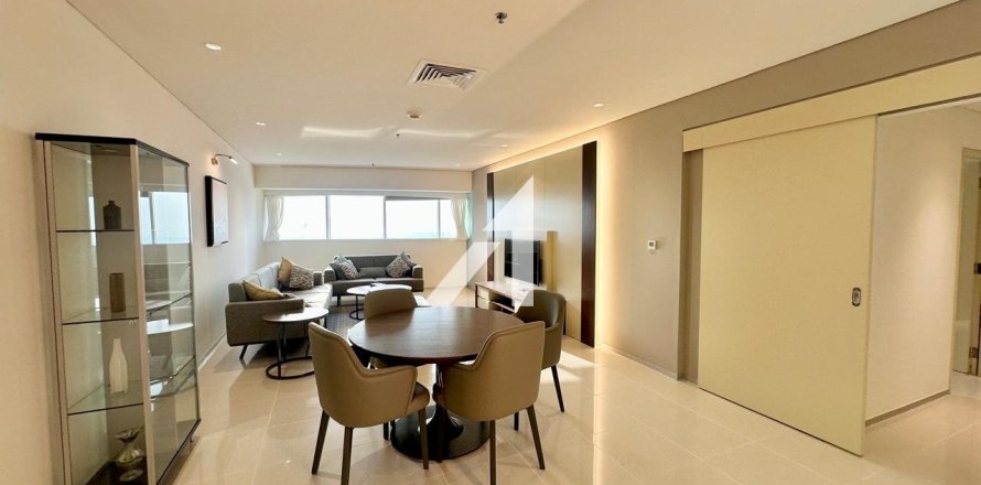 Квартира в Дубае, 2 спальни, 119м², № 50969
