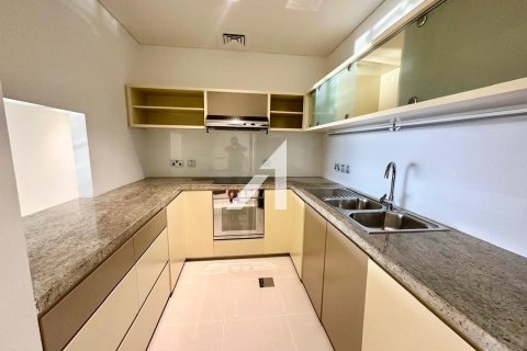Снять в аренду квартиру в Дубае: 2 спальни, 119м², № 50969 - фото 13